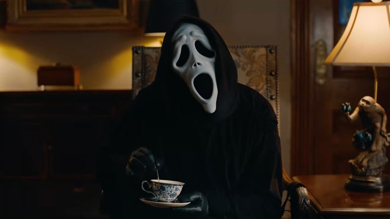 Ghostface with a cup of tea in Scary Movie (2026)