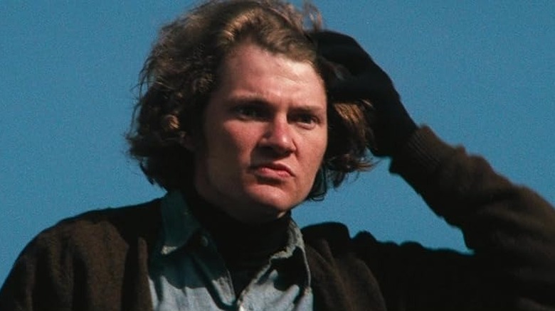 డర్టీ హ్యారీలో కోపంగా చూస్తున్న వృశ్చికం