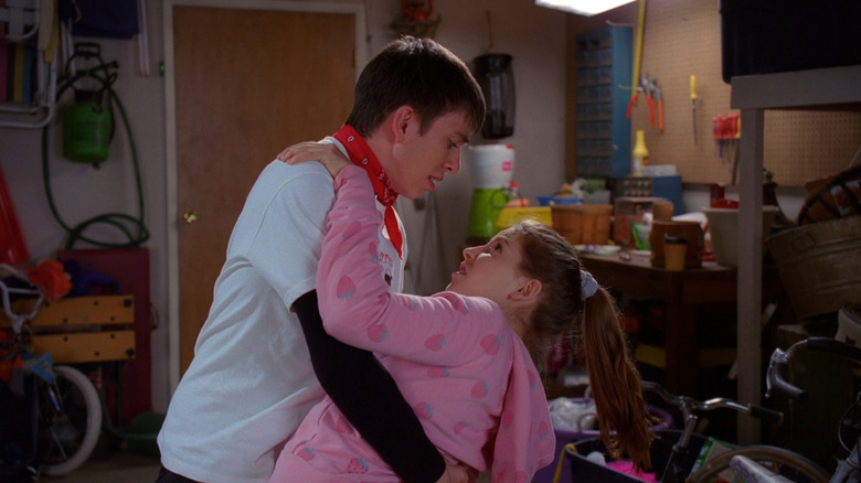 Middle, season 2, Brad and Sue Square dancing together