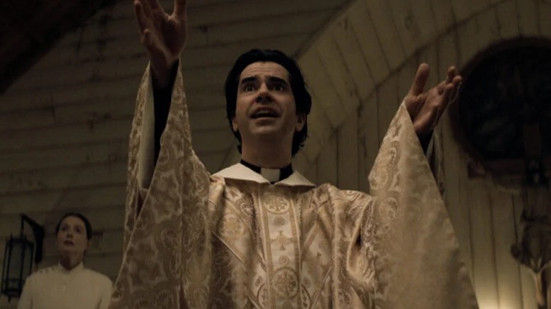 Hamish Linklater, Midnight Mass