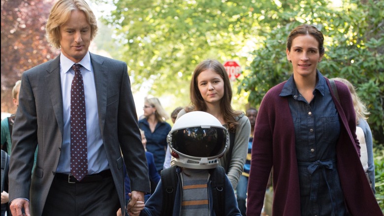 Owen Wilson, Jacob Tremblay, and Julia Roberts in Wonder