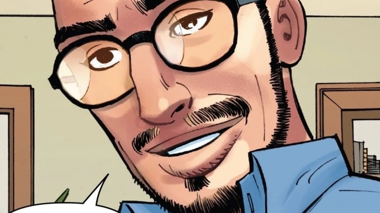 అమేజింగ్ స్పైడర్ మ్యాన్‌లో పాల్ రాబిన్ అద్దాలు ధరించాడు