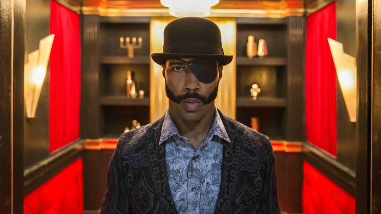 El Sr. ______ de Sorry to Bother You lleva un bombín y un parche en el ojo.