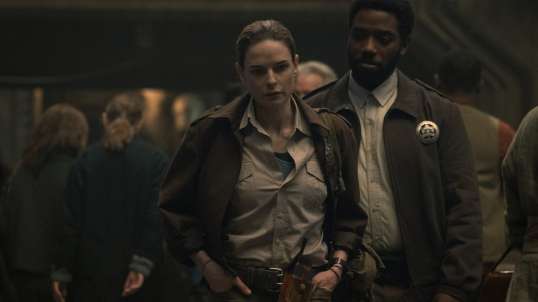 Juliette and Paul investigating in Silo