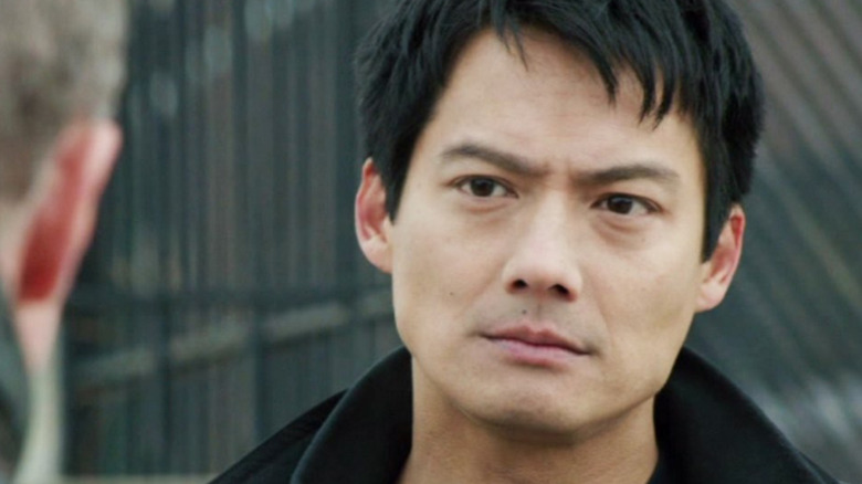 Sheldon Jin (Archie Kao) talks to Sergeant Hank Voight (Jason Beghe) late in Chicago P.D. season 1