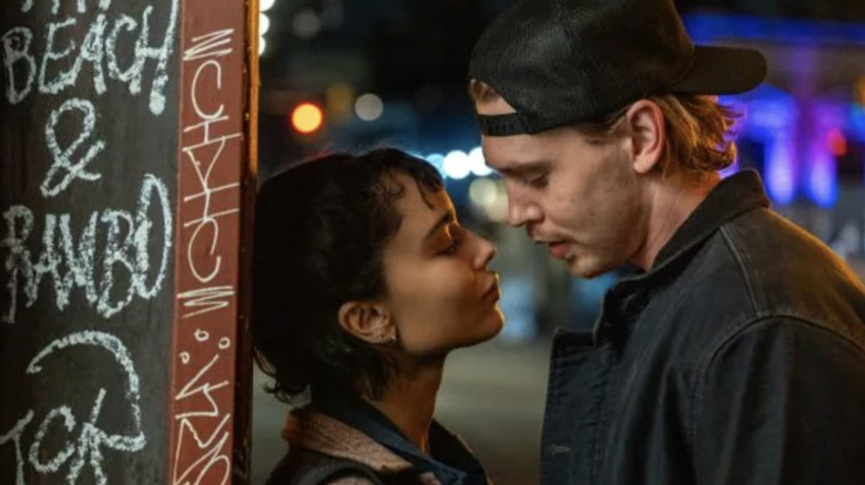 Yvonne and Hank have an intimate moment in Caught Stealing