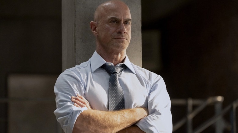 Elliot Stabler with his arms folded on 