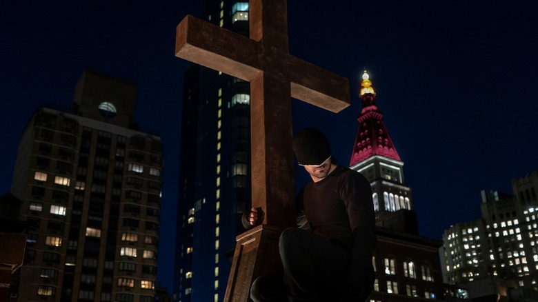 Daredevil Charlie Cox crucifix