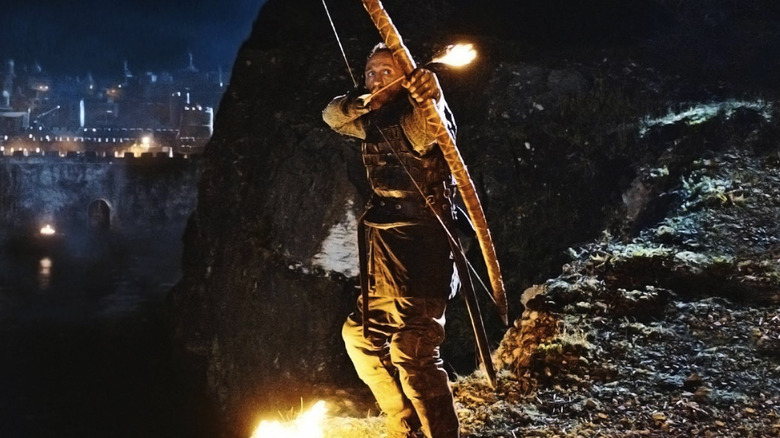 Game of Thrones, Bronn shooting a flaming arrow