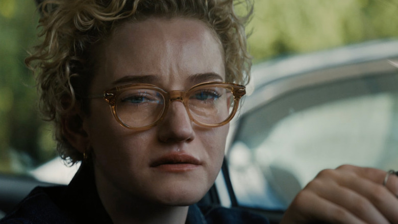 Justine is crying in her car in Weapons