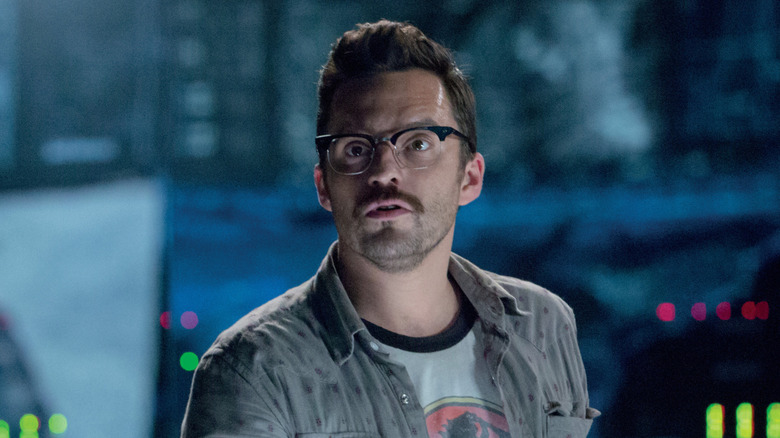 Lowery Cruthers looking deeply worried in the Jurassic World control room in Jurassic World