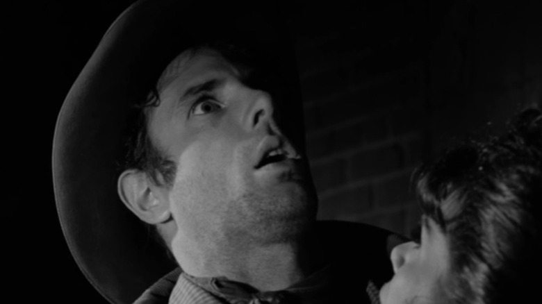 டாய்ல் பிளெகராக புரூஸ் டெர்ன் கன்ஸ்மோக்கில் இறந்ததால் அதிர்ச்சியடைந்தார்