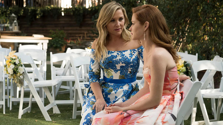 Arizona and April talking at a wedding on Grey's Anatomy