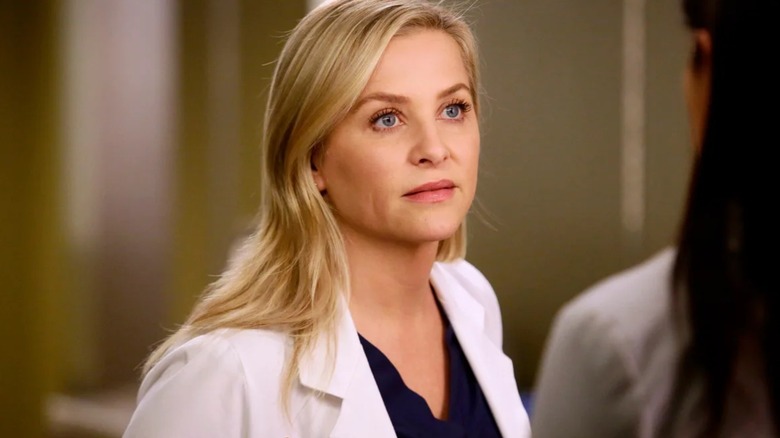 Arizona looking surprised on Grey's Anatomy