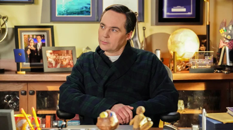 Jim Parsons as older Sheldon in his office at his computer in Young Sheldon