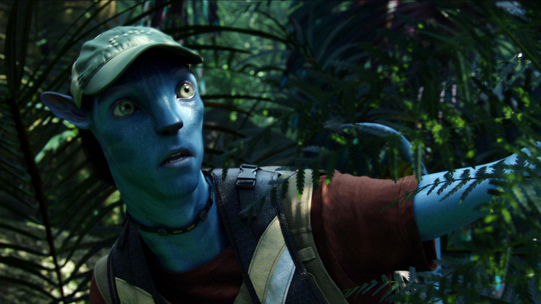 Dr. Norm Spellman, em seu corpo Na'vi, nas selvas de Pandora em Avatar