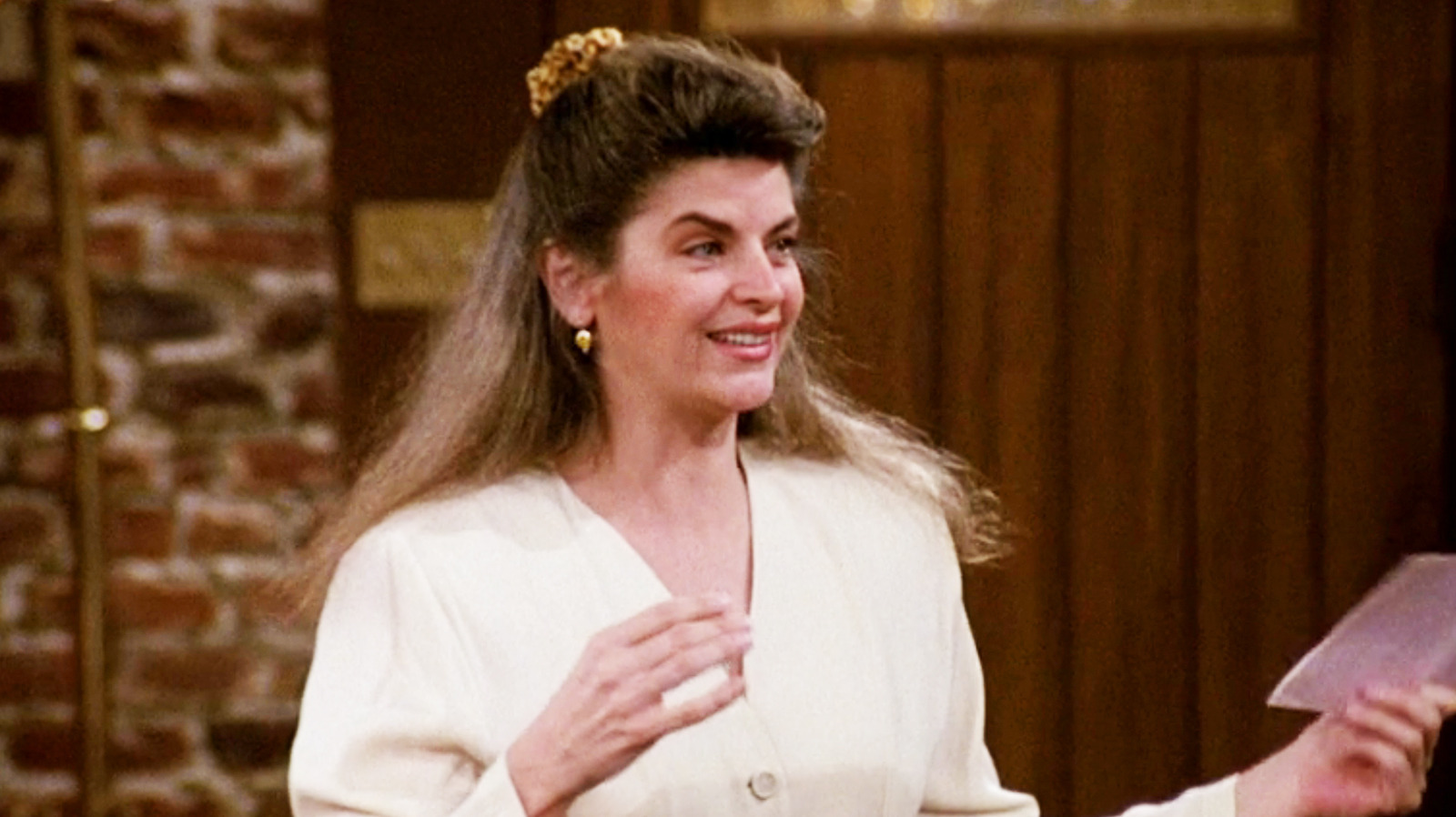 Why Kirstie Alley's Cheers Co-Stars Gave Her A Shotgun As A Welcome Gift