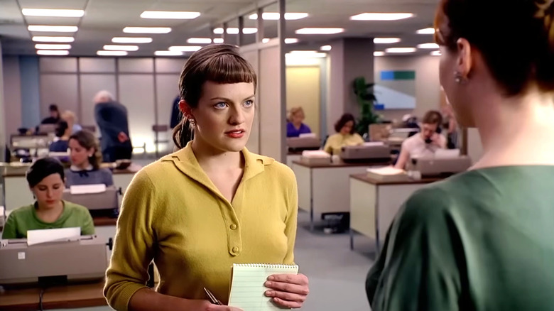 Mad Men, Peggy and Joan talking in the Office