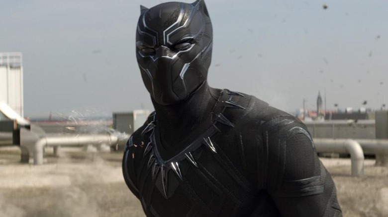 Black Panther stands vigilant in an empty roof in Civil War