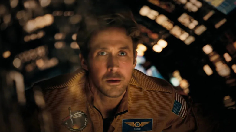 ப்ராஜெக்ட் ஹெயில் மேரியில் விண்வெளியில் அவர் பார்ப்பதை டாக்டர் கிரேஸால் நம்ப முடியவில்லை