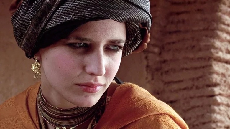 Eva Green shoots a quizzical glance as Princess Sibylla in Kingdom of Heaven