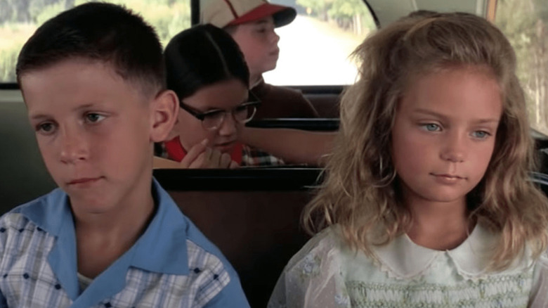 Michael Conner Humphreys and Hanna R. Hall as Young Forrest and Young Jenny in Forrest Gump