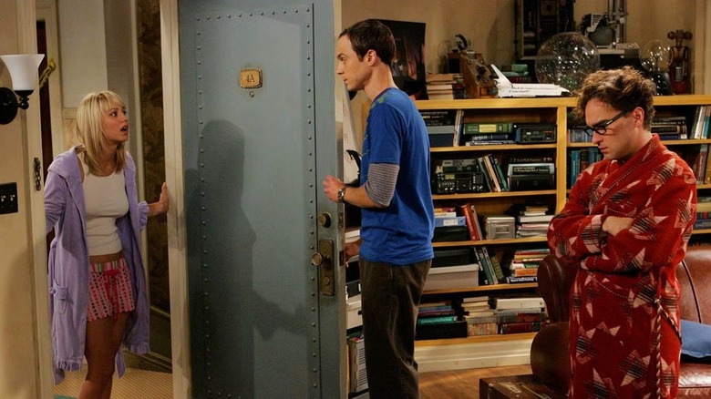 Penny at Sheldon and Leonard's door in her pajamas on The Big Bang Theory