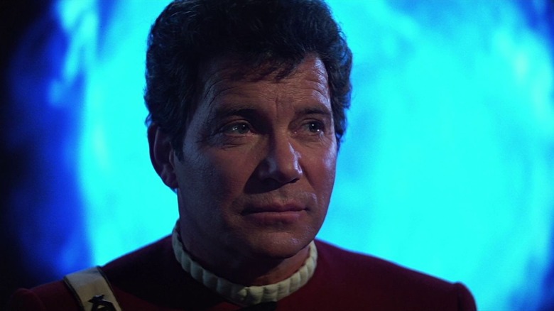 Captain Kerk with the glowing celestial object behind him in Star Tery Fifth: The Final Limits
