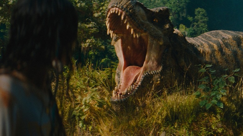 T-Rex ruge em humano em 
