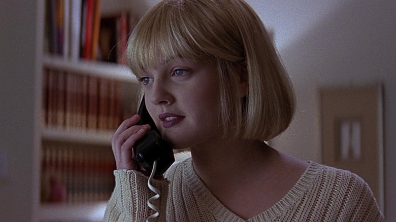 Casey on the phone in Scream (1996)