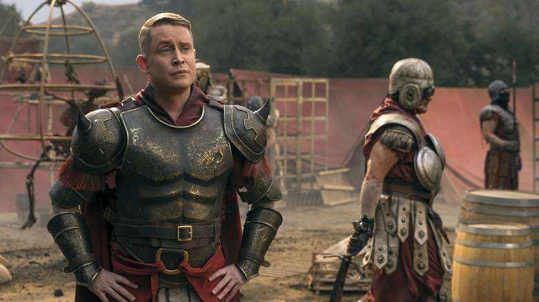 Lacerta Legate talking to another member of Caesar's Legion in Fallout