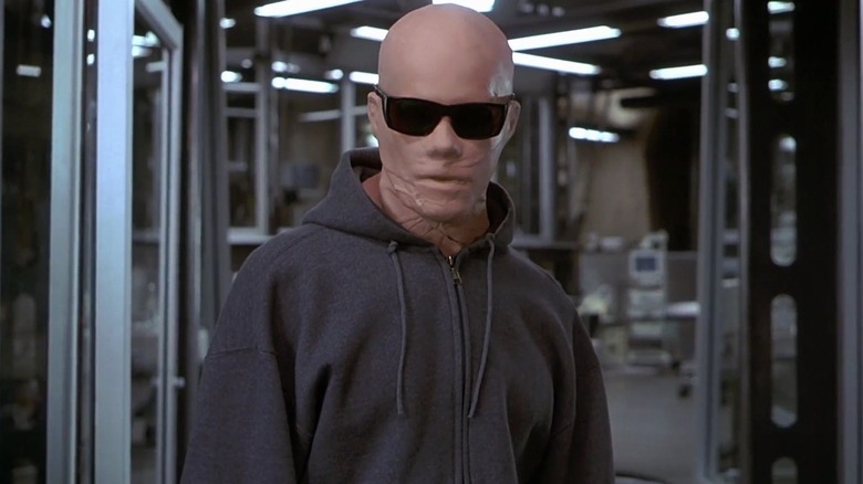 Kevin Bacon in Hollow Man wearing shades