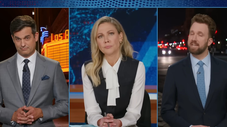Michael Kosta, Desi Lydic e Jordan Klepper em um debate em tela dividida no Daily Show