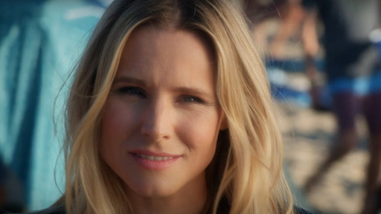 Veronica Mars on the beach