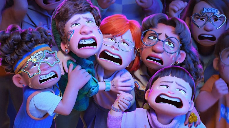 Tyler, Miriam, Mei, Priya, and Abby at the 4*Town concert