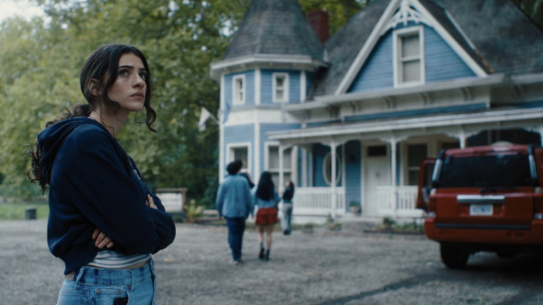 Clover feels some bad omen around the vistors center in Until Dawn