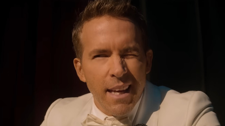 Ryan Reynolds and Will Ferrell in Spirited