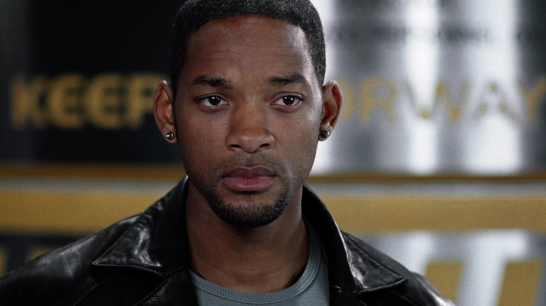 Detective Del Spooner looking concerned in I, Robot