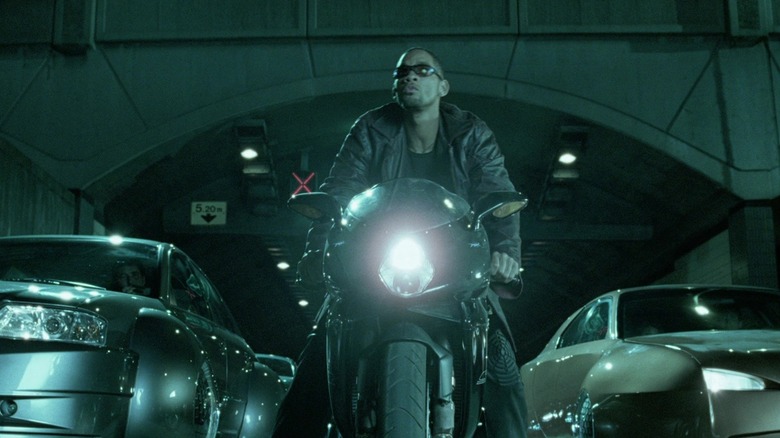 Detective Del Spooner riding a motorcycle in I, Robot