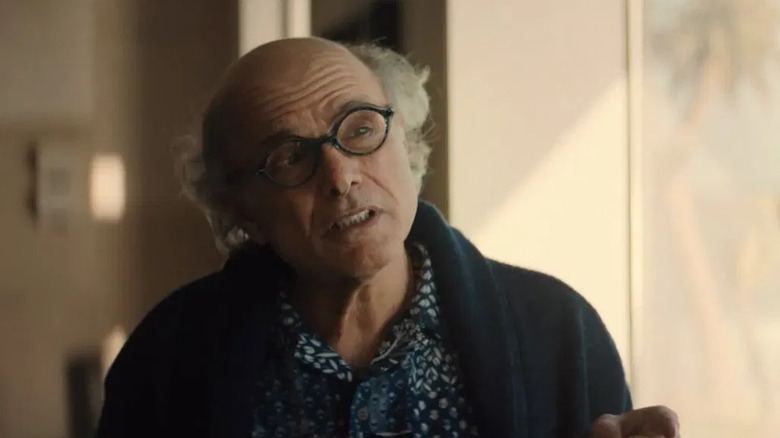 Joe Pantoliano wearing a robe on "Wonder Man"