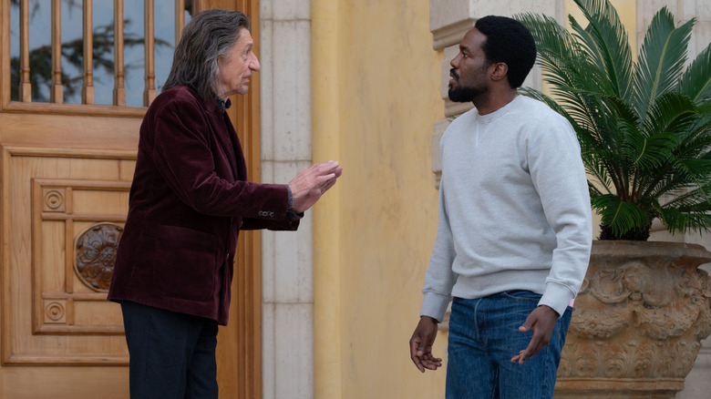 Ben Kingsley's Trevor Slattery and Yahya Abdul-Mateen II's Simon Williams having a terse conversation on Wonder Man