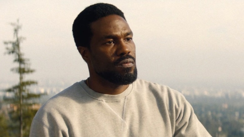 Simon Williams standing outside on "Wonder Man"