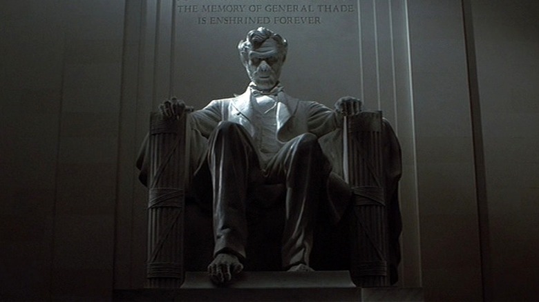 Memorial to Thade in 2001's Planet of the Apes