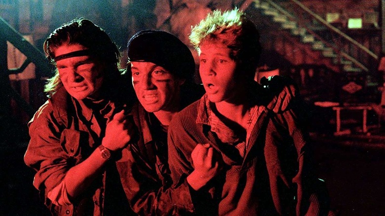 Sam (Corey Haim) is aided by vampire hunters Edgar (Corey Feldman) and Alan (Jamison Newlander) Frog