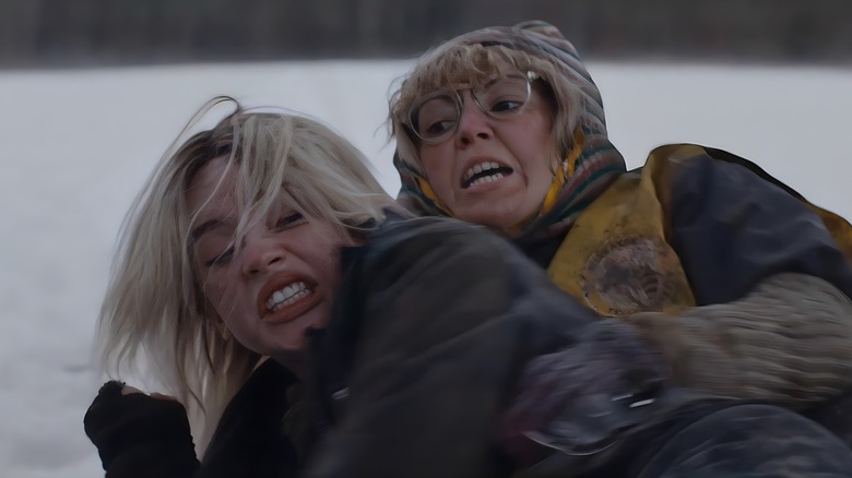 Samantha Hanratty and Sophie Thatcher in Yellowjackets