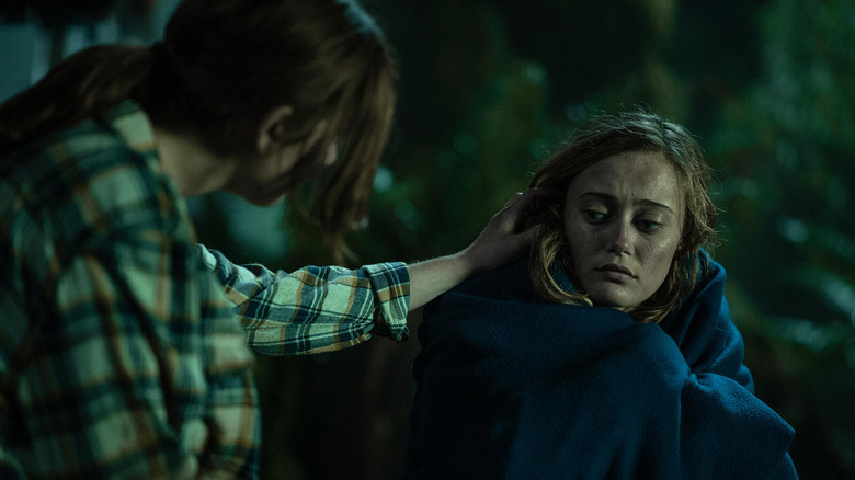 Sophie Nélisse and Ella Purnell in Yellowjackets