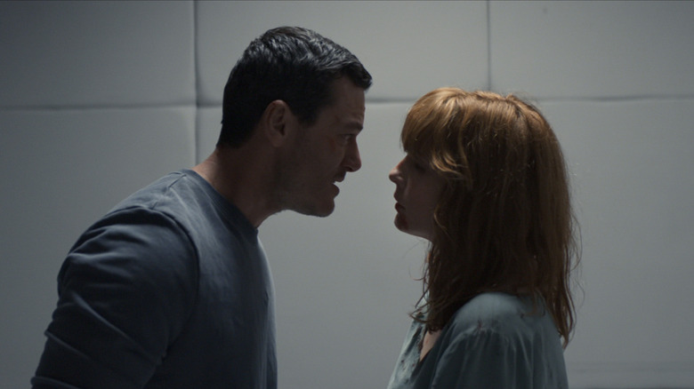 லூக் எவன்ஸின் ராபர்ட் லூயிஸ் 10x10 இல் கெல்லி ரெய்லியின் கேத்தி நோலண்டை எதிர்கொள்கிறார்