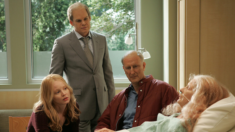 Lauren Ambrose, Michael C. Hall, James Cromwell, and Frances Conroy in Six Feet Under