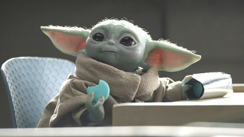 The Mandalorian, Baby Yoda eating a snack