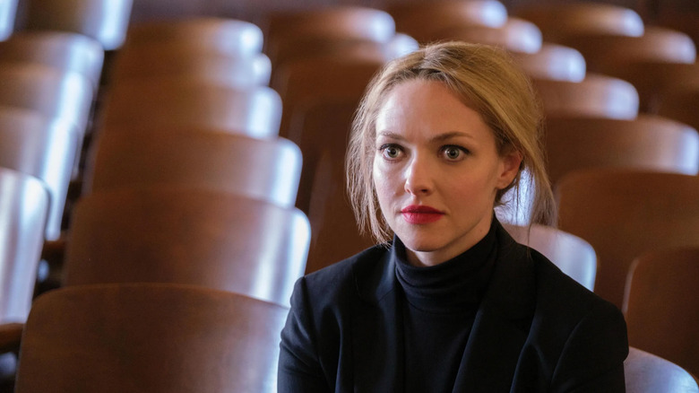 Amanda Seyfried as Elizabeth Holmes wearing all black in The Dropout